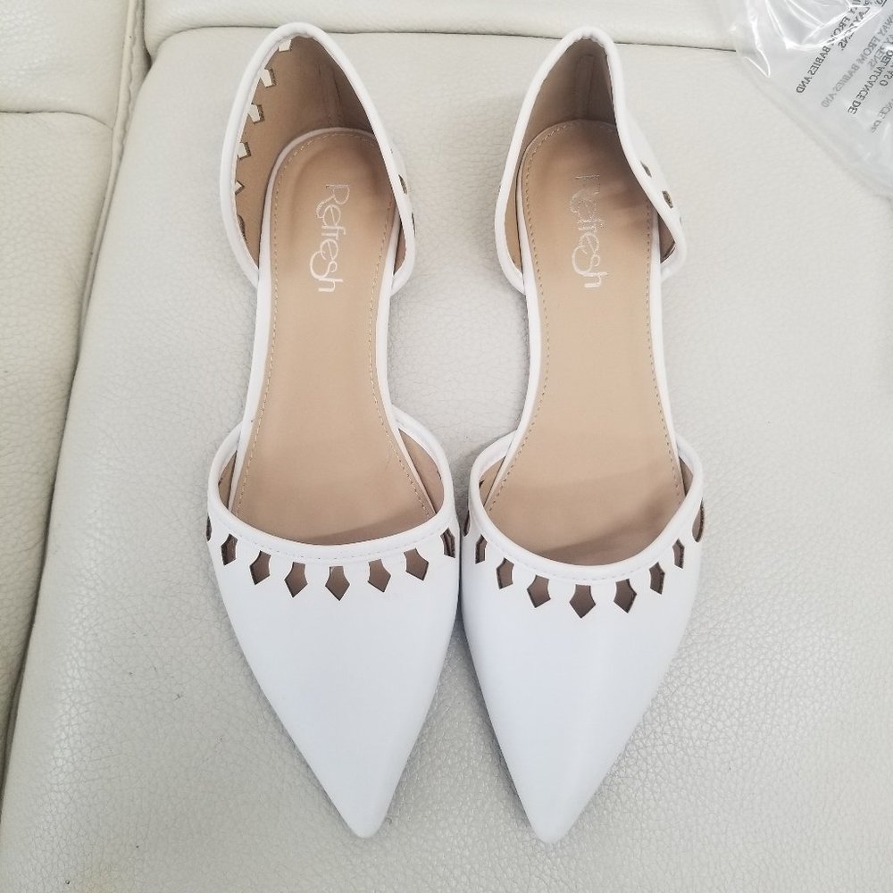 White Peony Pointed Toe Flat Shoes